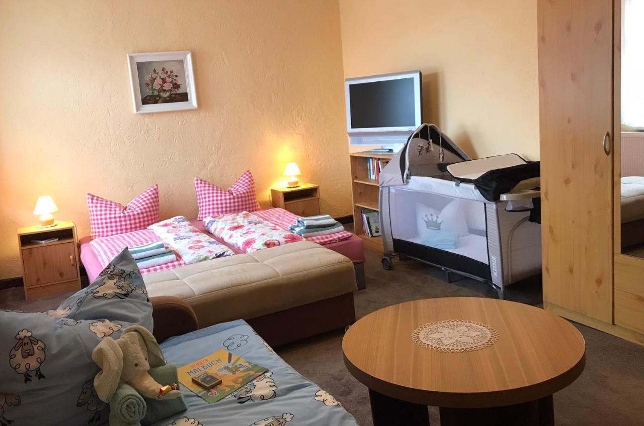 Gasthof "Zum Schloss" Berssel  エクステリア 写真