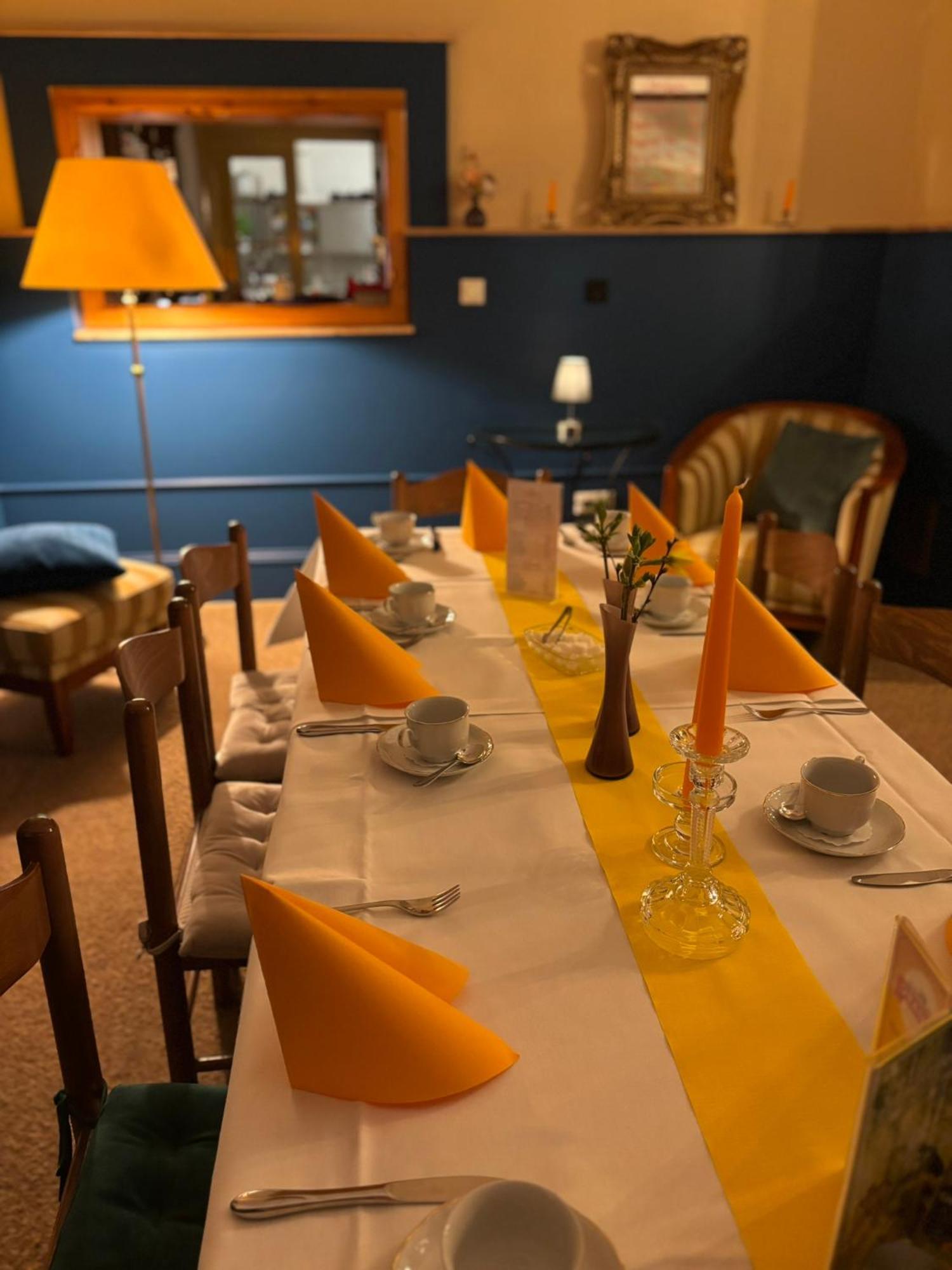 Gasthof "Zum Schloss" Berssel  エクステリア 写真